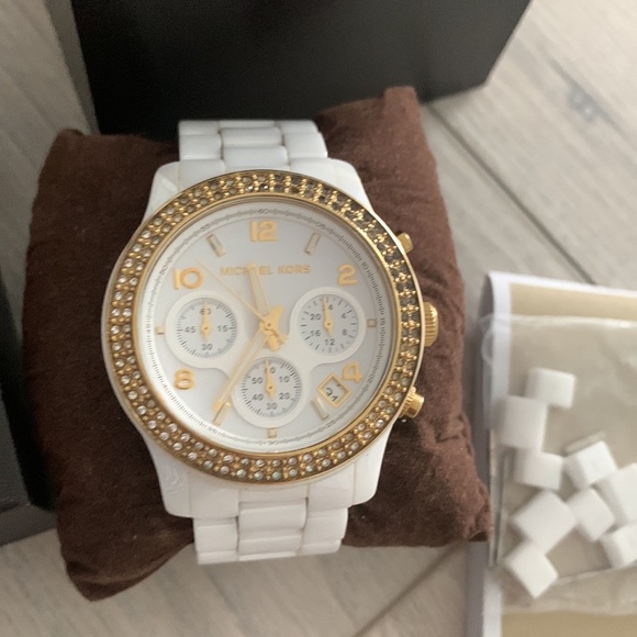 Michael kors ceramic watch - Picture 2 of 5